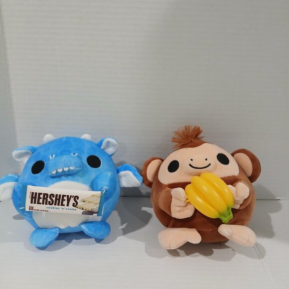 Snackles Series 2 Plush Monkey Holding A Bunch Of Bananas ZURU & Dragon&Hershey - Picture 4 of 15